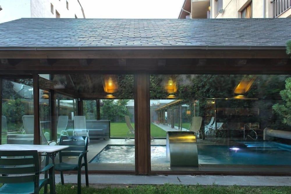 Apartamentos Pessets Adelaida Sort
